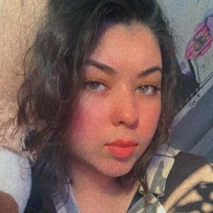 Meet your Posher, Esmeralda